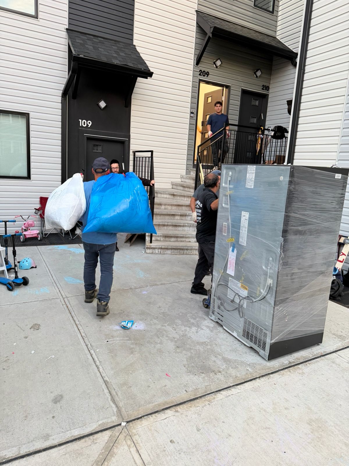 Moving truck